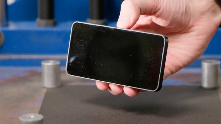 Perbedaan Gorilla Glass vs Ceramic Shield pada Layar Ponsel, Mana yang Lebih Unggul?