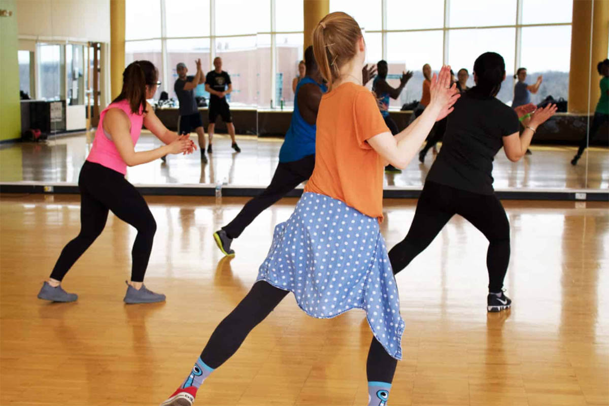 Menjadikan Tubuh Lebih Bugar dan Sehat, Inilah Gerakan-gerakan Dasar Dalam Zumba