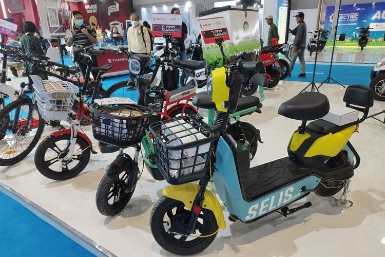 Ditengah Ancaman Krises BBM, Pemerintah Targetkan 120 Juta Motor Listrik