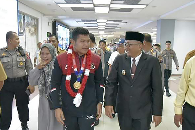 Walikota Padang Sambut Bripda Randa, Pendulang Emas SEA Game