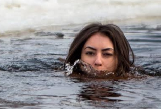 Tradisi Suku Nootka, Gadis Beranjak Dewasa Wajib Berendam di Laut Tanpa Busana