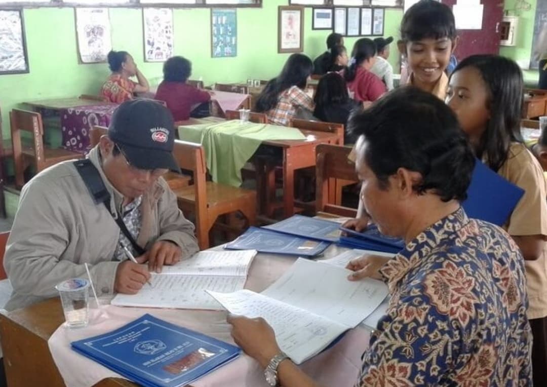 Catat!! 5 Pertanyaan Ini Penting di Tanyakan Kepada Wali Kelas Anak Saat Pengambilan Rapot