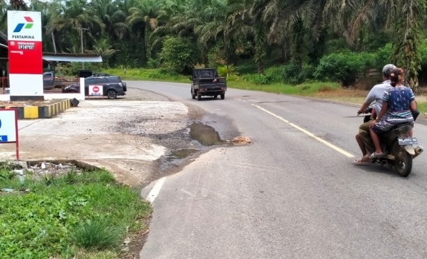 Jalan Provinsi Ini Bikin Menggelegar, Begini Kata Warga