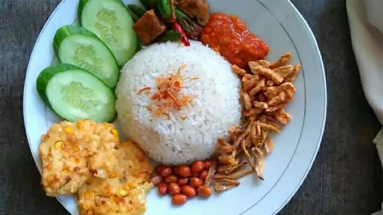 Resep dan Cara Sederhana Membuat Nasi Gemuk Khas Nusantara yang Nikmat