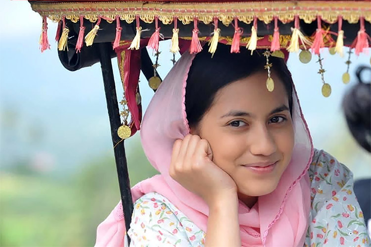 Wanita Tercantik di Indonesia Ternyata Asal 6 Suku Ini
