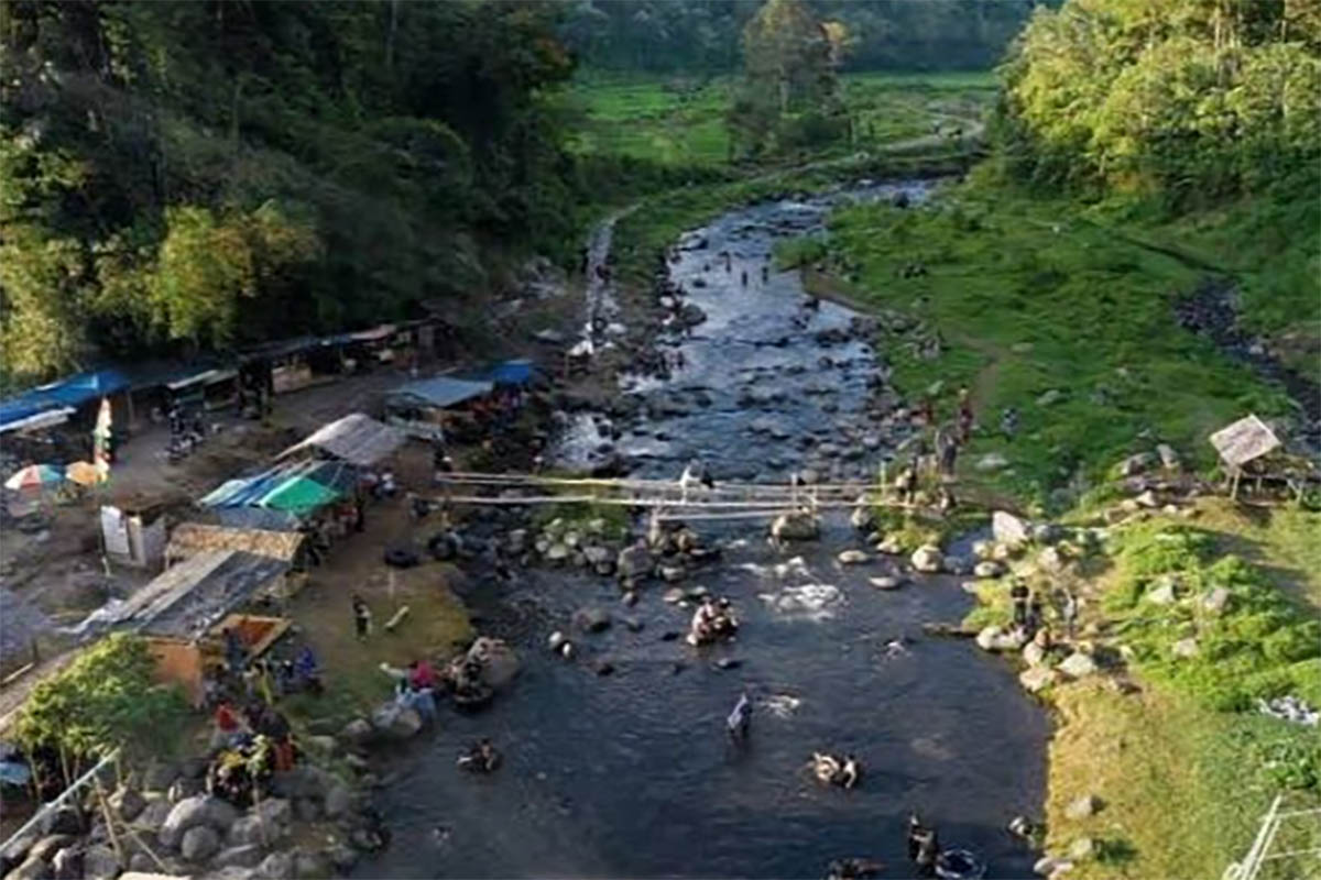 Berada di Kaki Bukit, Cobain Yuk Berkunjung ke Wisata Satu Ini yang Menyuguhkan Ketenangan dan Kesegaran Alam