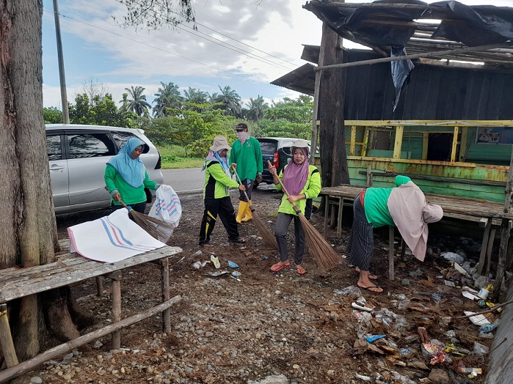 Sambut HGN Tingkat Provinsi, Pemkab Mukomuko Sapu Bersih Sampah Objek Wisata  