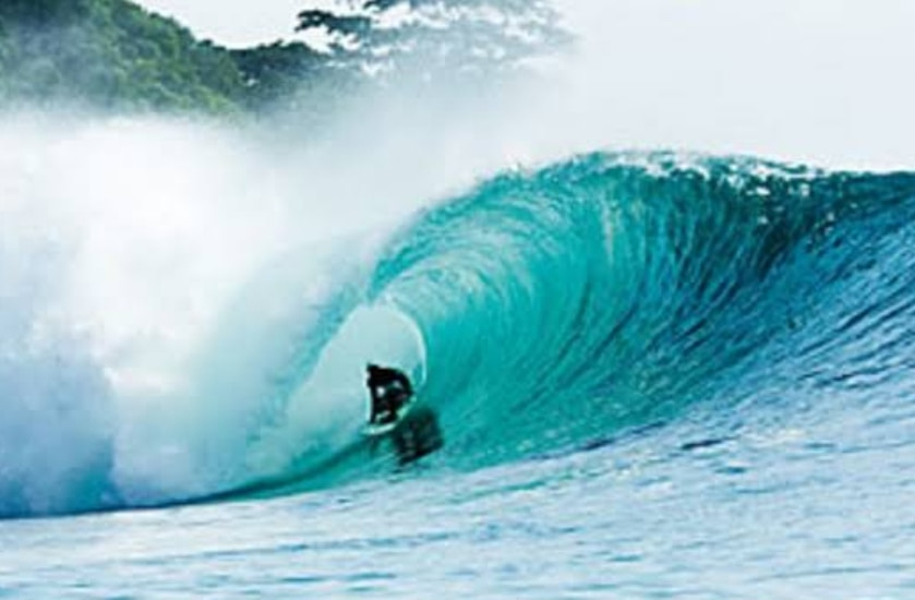 Miliki Ombak Pantai Terbaik di Dunia, Ini Dia Rekomendasi Pantai di Indonesia Bagi Pecinta Surfing