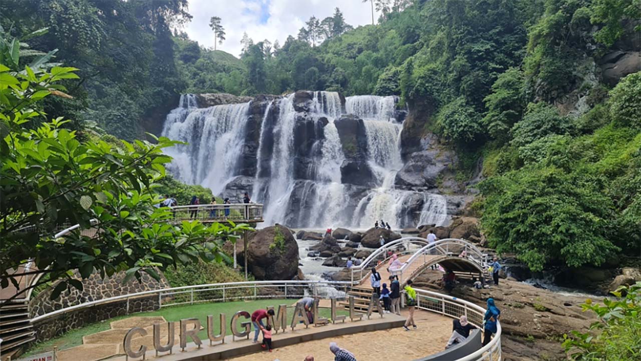 Niagaranya Indonesia, Inilah Pesona Alam Curug Malela yang Menyejukkan