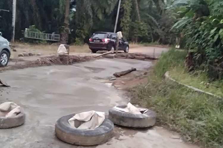 Warga Pondok Makmur dan Sido Makmur Perbaiki Jalan Rusak, Berharap Pemerintah Lebih Memprioritaskan Akses Umum