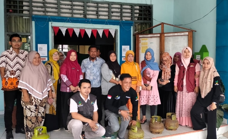 Masyarakat Mukomuko Dapat Bantuan Gas 3 Kilogram, Program Gubernur Bengkulu