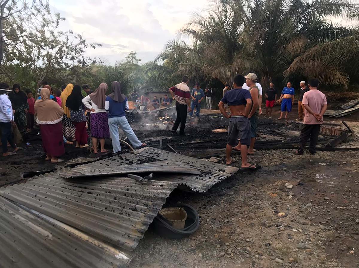 Rumah Unyil Warga Mukomuko Ludes Terbakar  