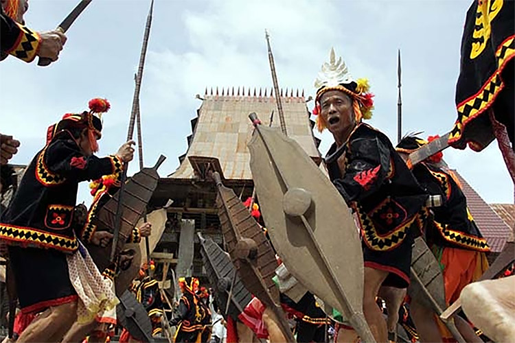 Suku Yang Sulit Ditaklukkan Penjajah, Dua Diantaranya di Sumatera