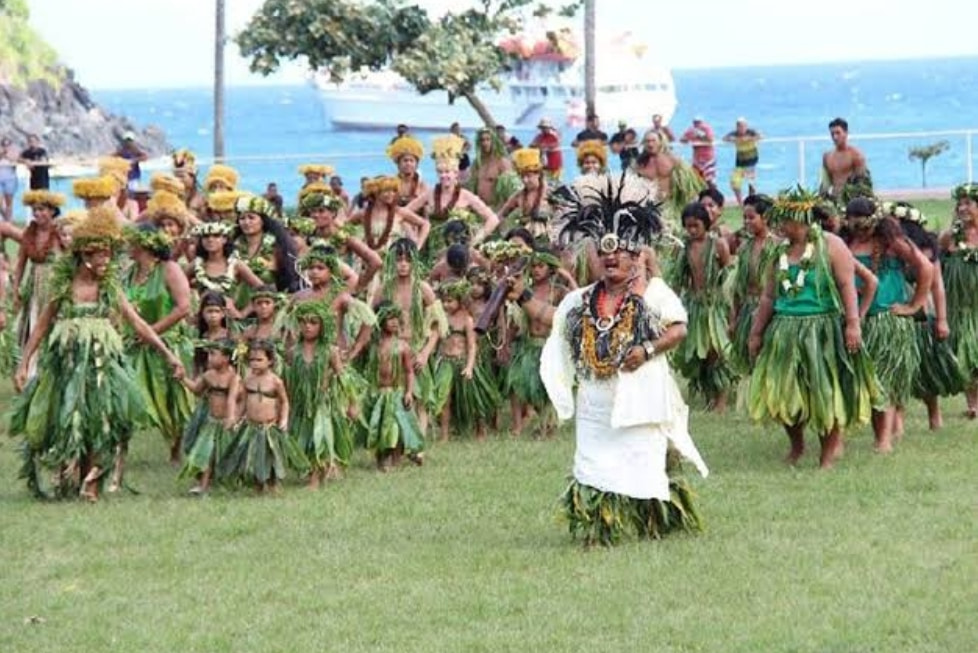 Tradisi Nyeleneh di Kepulauan Marquesas Yang Indah, Anak Belajar Dewasa Harus Menonton Orang Tua
