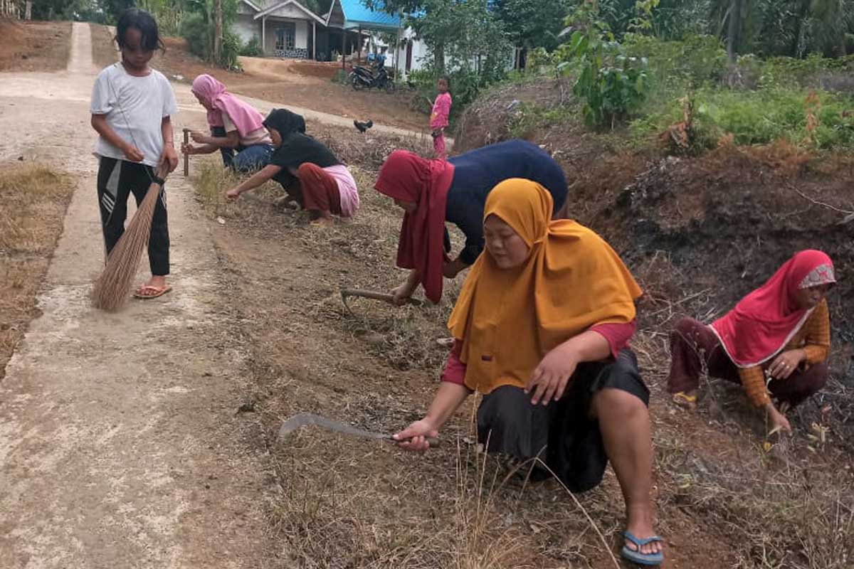 Kepedulian Kaum Hawa Terhadap Aset Desa