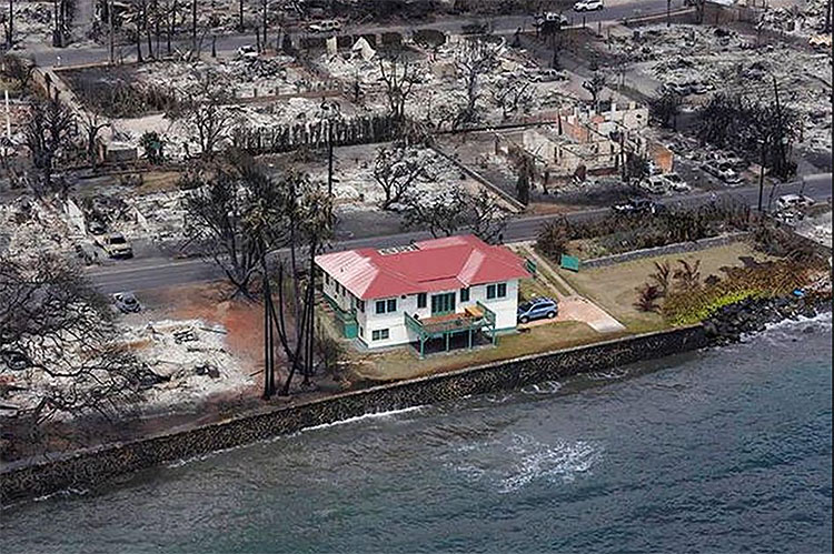 Penampakan Rumah Tua Beratap Merah Di Hawaii, Berumur Lebih 100 Tahun, Tapi Tak Dimakan Api