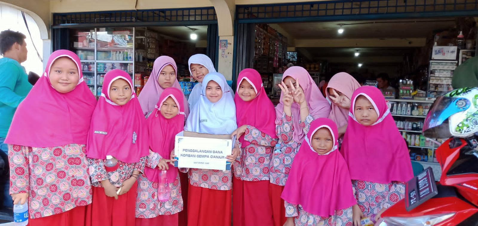 Murid Sekolah Dasar di Mukomuko Turut Peduli Korban Gempa Cianjur