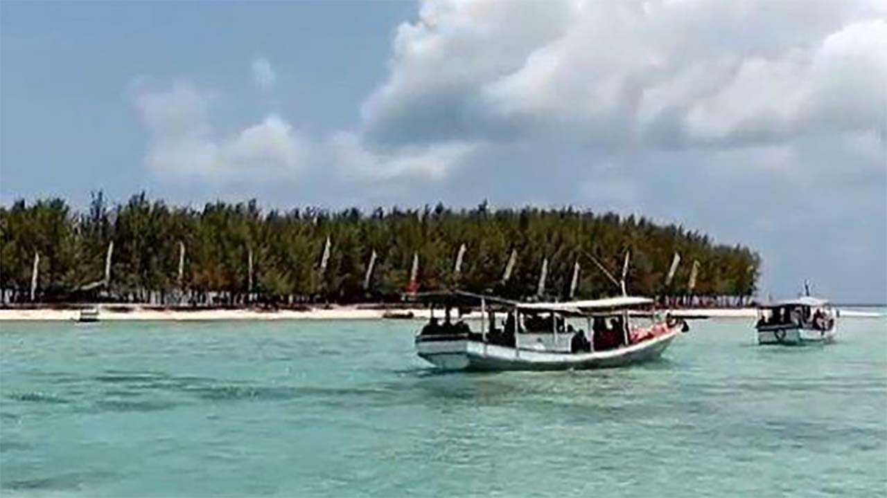 Keindahan Alam Pulau Gili Noko yang Mempesona dan Memukau