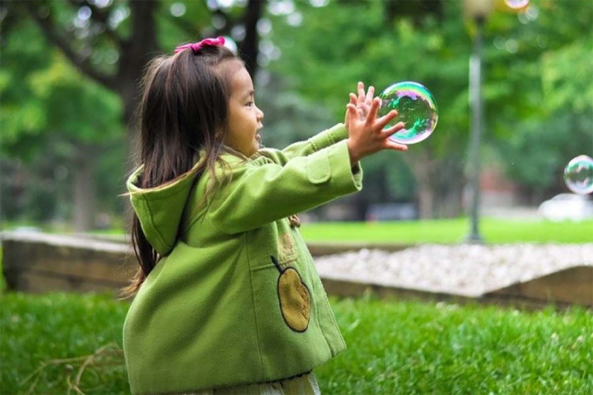 10 Panduan Praktis Untuk Merangsang Perkembangan Otak dari Bayi hingga Usia Sekolah