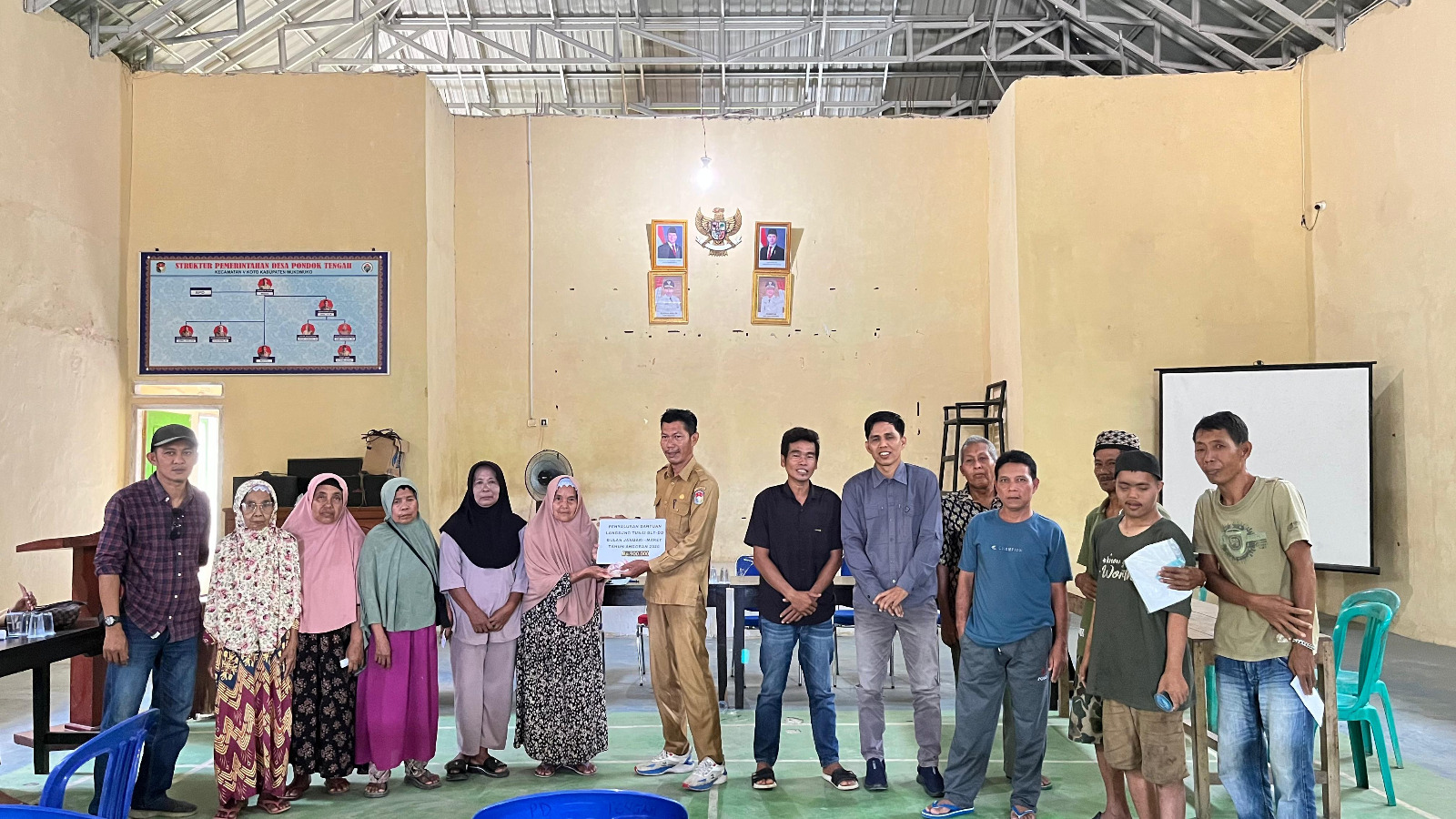 Pemdes Pondok Tengah Salurkan BLT-DD Triwulan Pertama