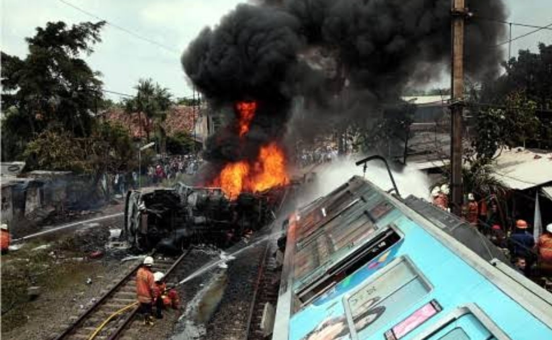 3 Kasus Kecelakaan Kereta Api Terparah di Indonesia, Salah Satunya Tragedi Bintaro