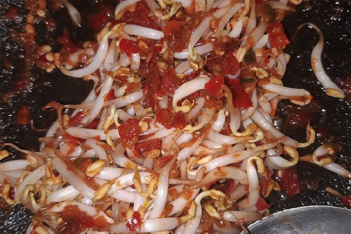 Sederhana Tapi Nampol, Ini Dia Resep Taoge Rebus Sambal Bawang yang Enaknya Bikin Kalap