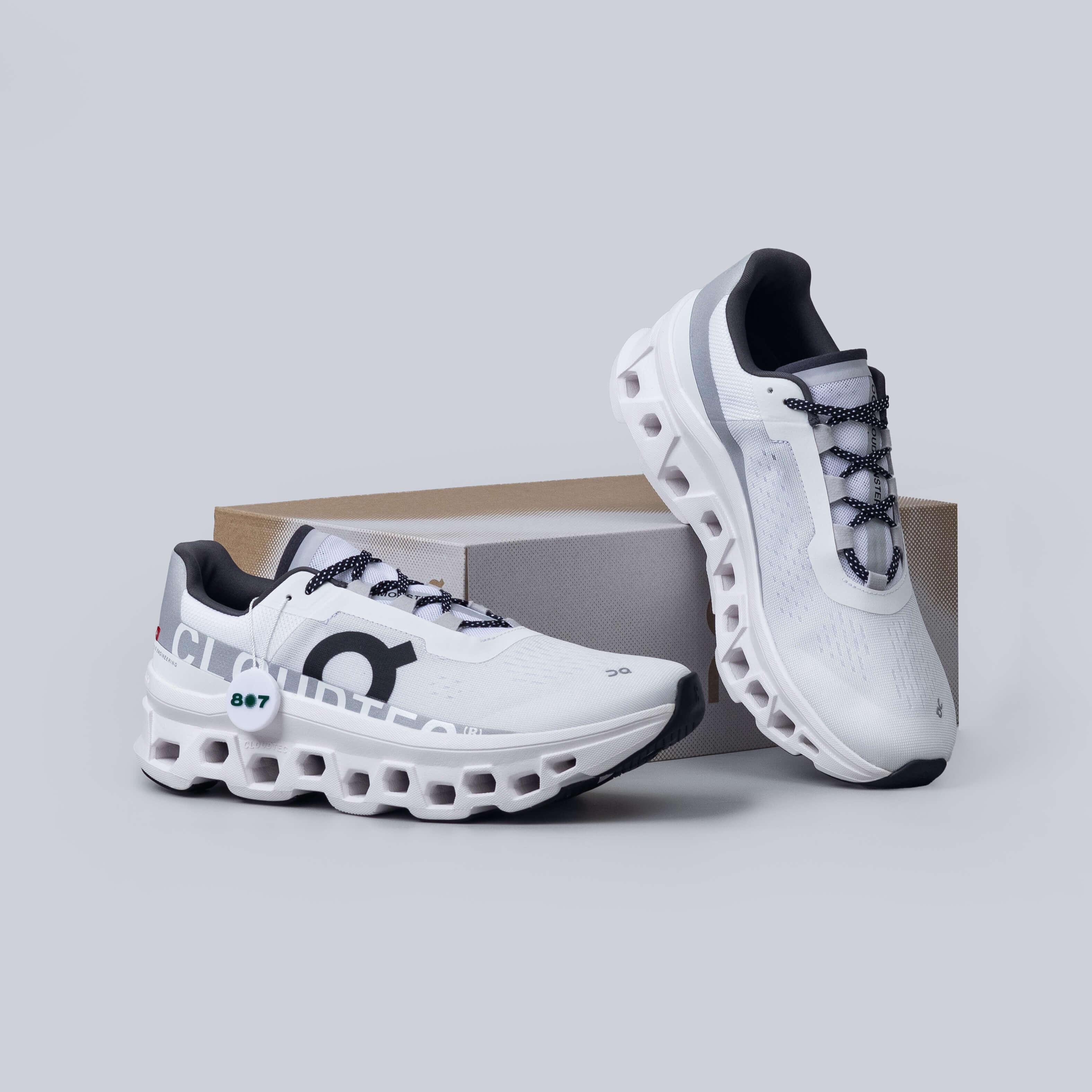 5 Hal Soal Cloudmonster yang Bikin Sepatu Ini Worth It!