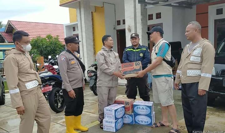 Polsek MMS Ipuh Peduli Korban Banjir