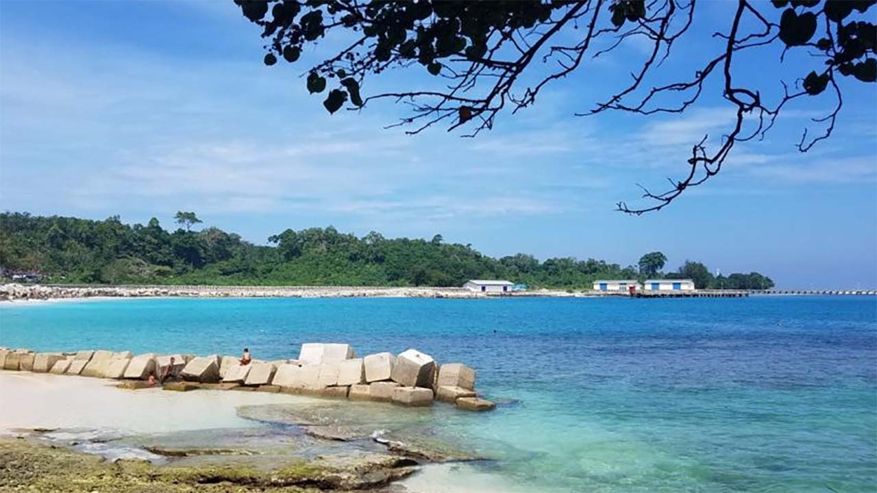 Pesona Keindahan Wisata Alam Pantai Linau di Kaur yang Memukau