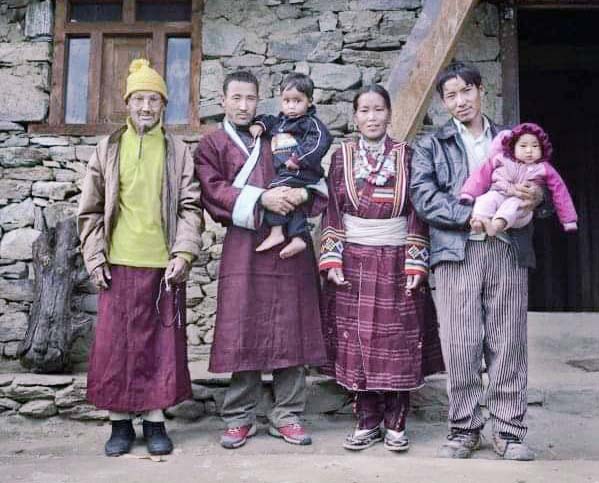 Bayangkan, Wanita Suku Nelap Di Gunung Everest Boleh Punya Suami Lebih Dari Satu 