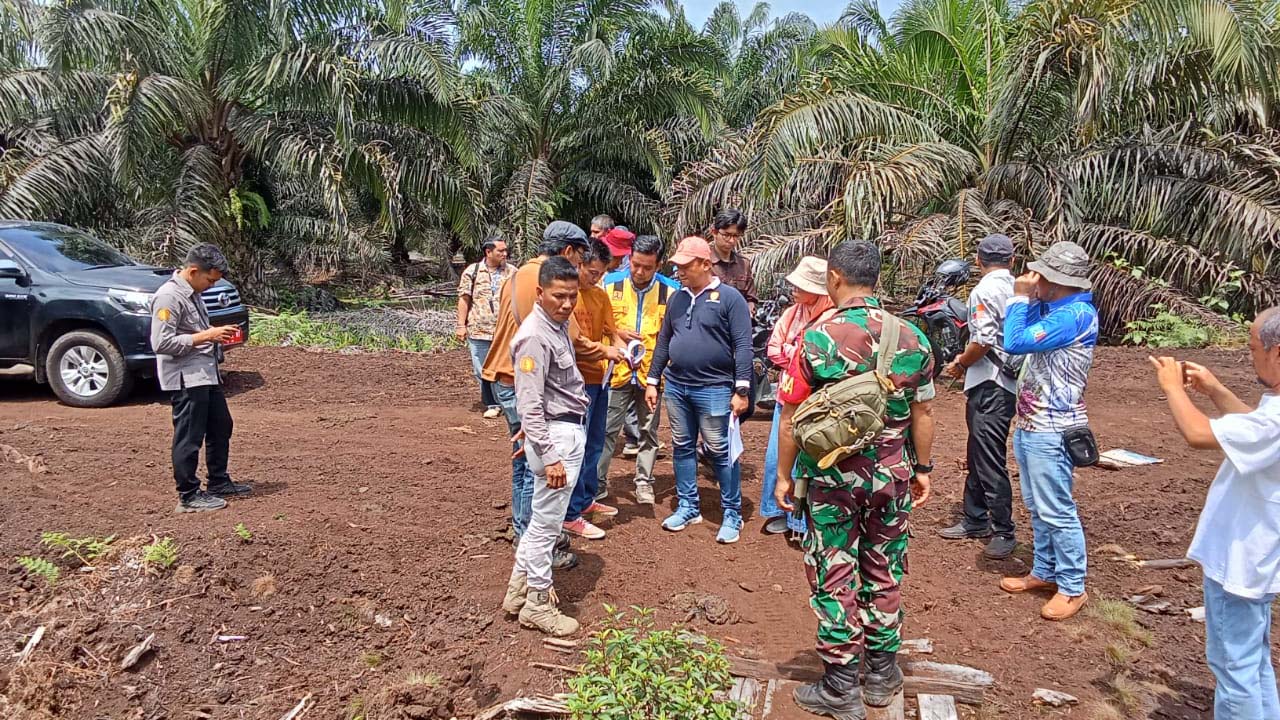 Bantuan Sarpras BPDPKS Makin Terang, Bangun Jalan Usaha Perkebunan di Mukomuko 