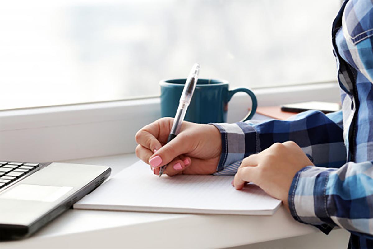 Ingin Tulisanmu Setara Penulis Terkenal? 5 Tips Menulis Kreatif dalam Membuat Karya