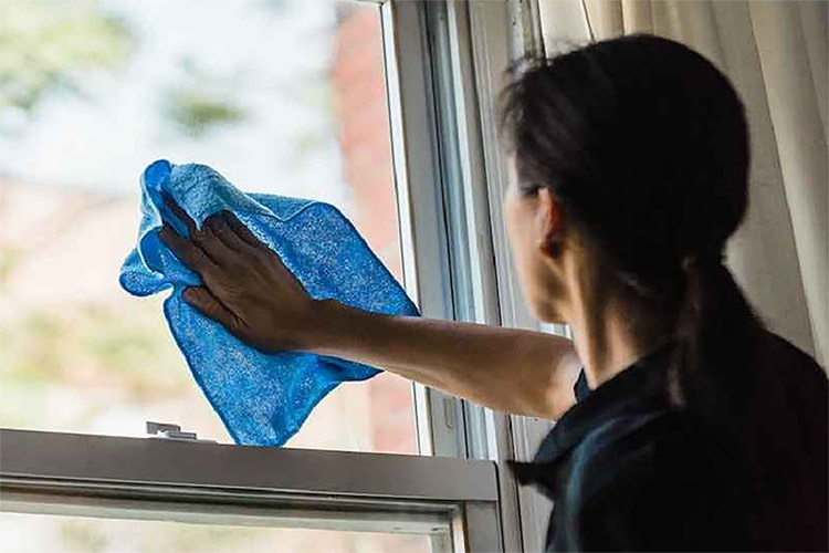 Cara Membersihkan Jendela Rumah Agar Bersih dengan Bahan Sederhana, Dijamin Langsung Berkilau Seketika