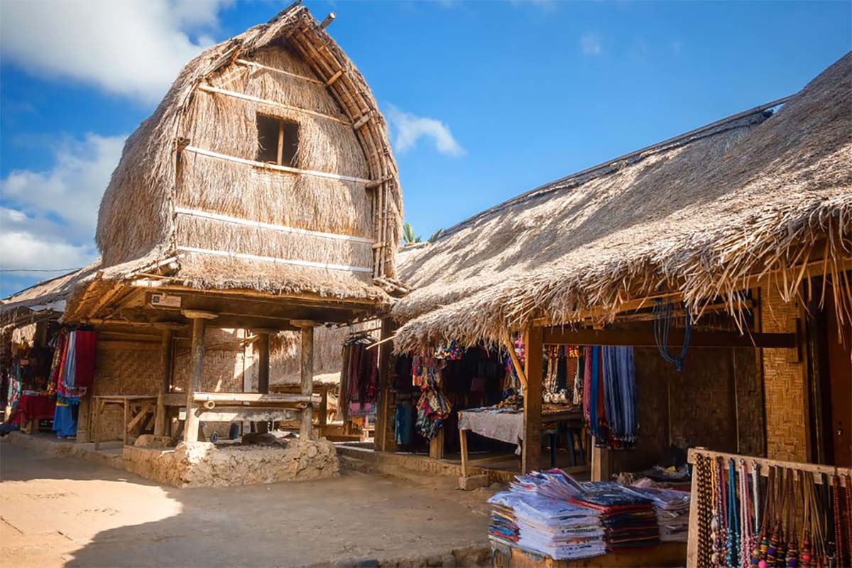 Misteri dan Pantangan di Desa Adat Sade lombok, Jangan Asal Merehab Rumah Harus Izin, Ini Alasannya