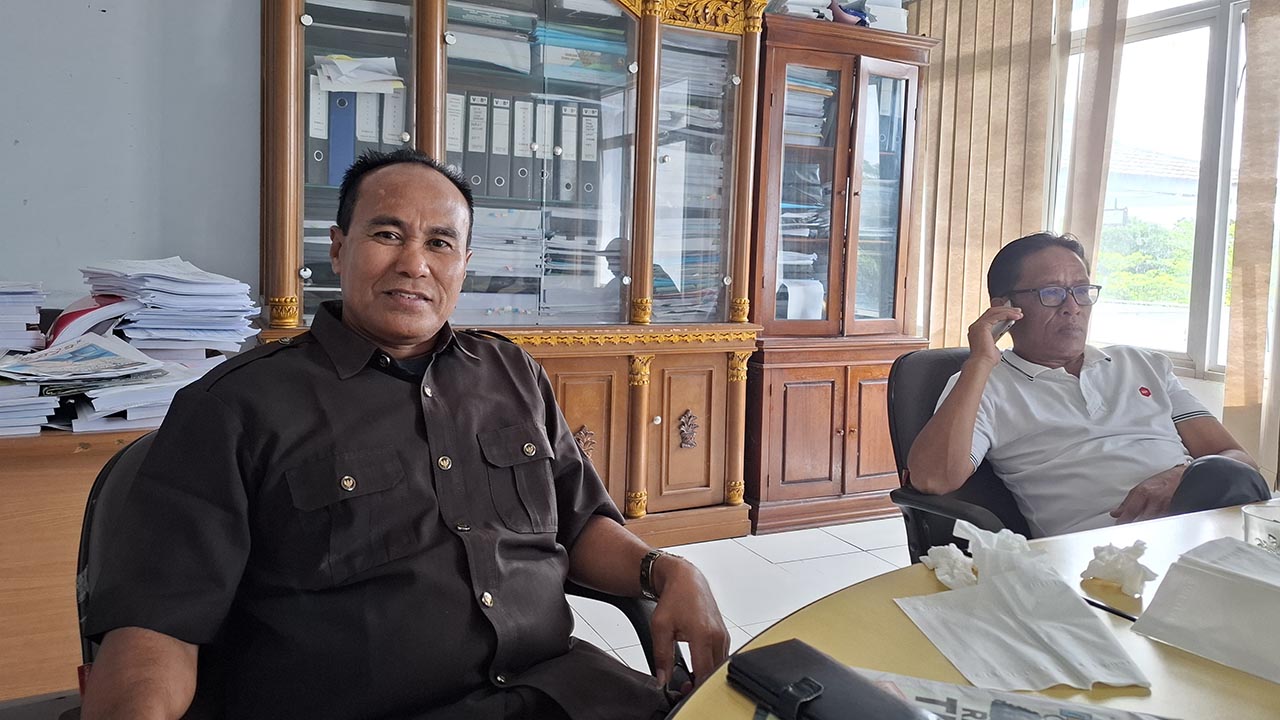 Anggota DPRD Mukomuko Hanasrum Koordinasi Soal Penanganan Lobang Jalan Pondok Baru – Bantal Dikeluhkan