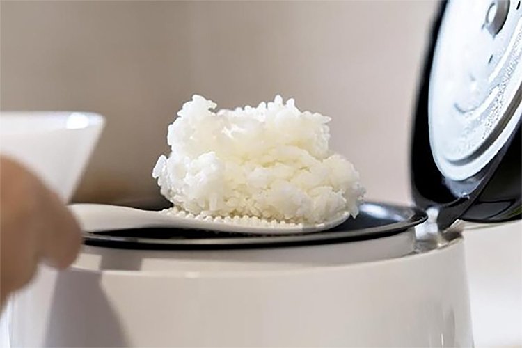 Tips dan Trik Membuat Nasi Tetap Hangat dan Tidak Kering Walau di Dalam Rice Cooker Semalaman