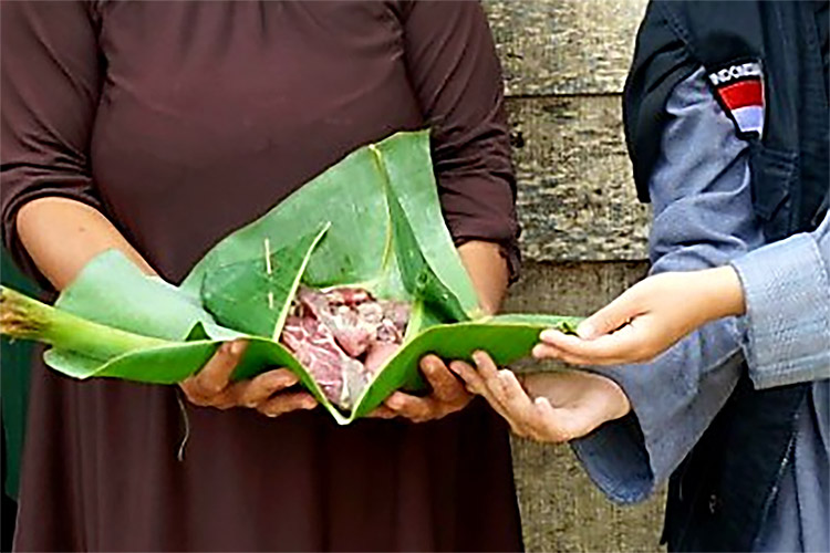 Masyarakat Berharap Mendapat Daging Kurban, Ini 3 Golongan yang Berhak Menerima, Anda Termasuk?