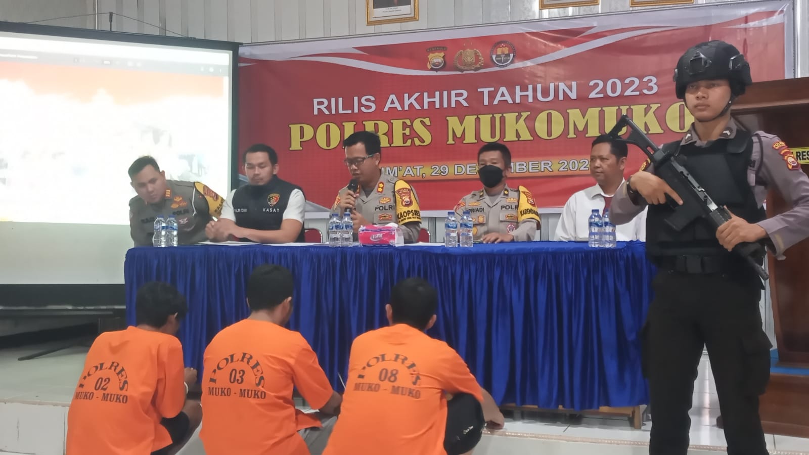 Kado Akhir Tahun, Polres Mukomuko Ringkus 3 Pria Penjual Freezer