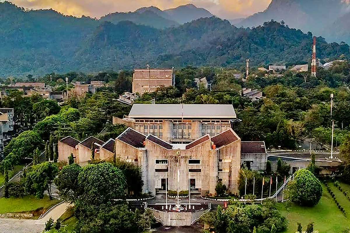 Mau Kuliah di Padang, Ini Daftar Universitas Terbaik Bisa Dipilih