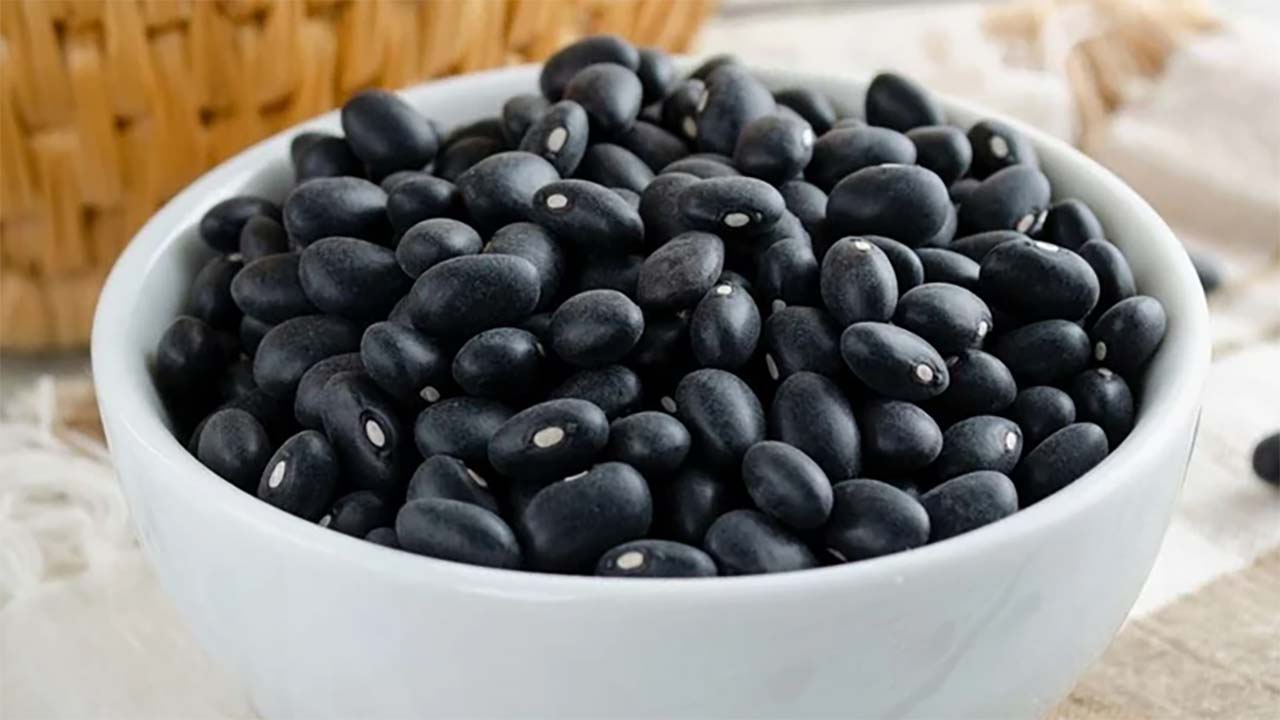 Punya Tampilan yang Unik dan Menarik, Inilah Manfaat Kacang Hitam Bagi Kesehatan