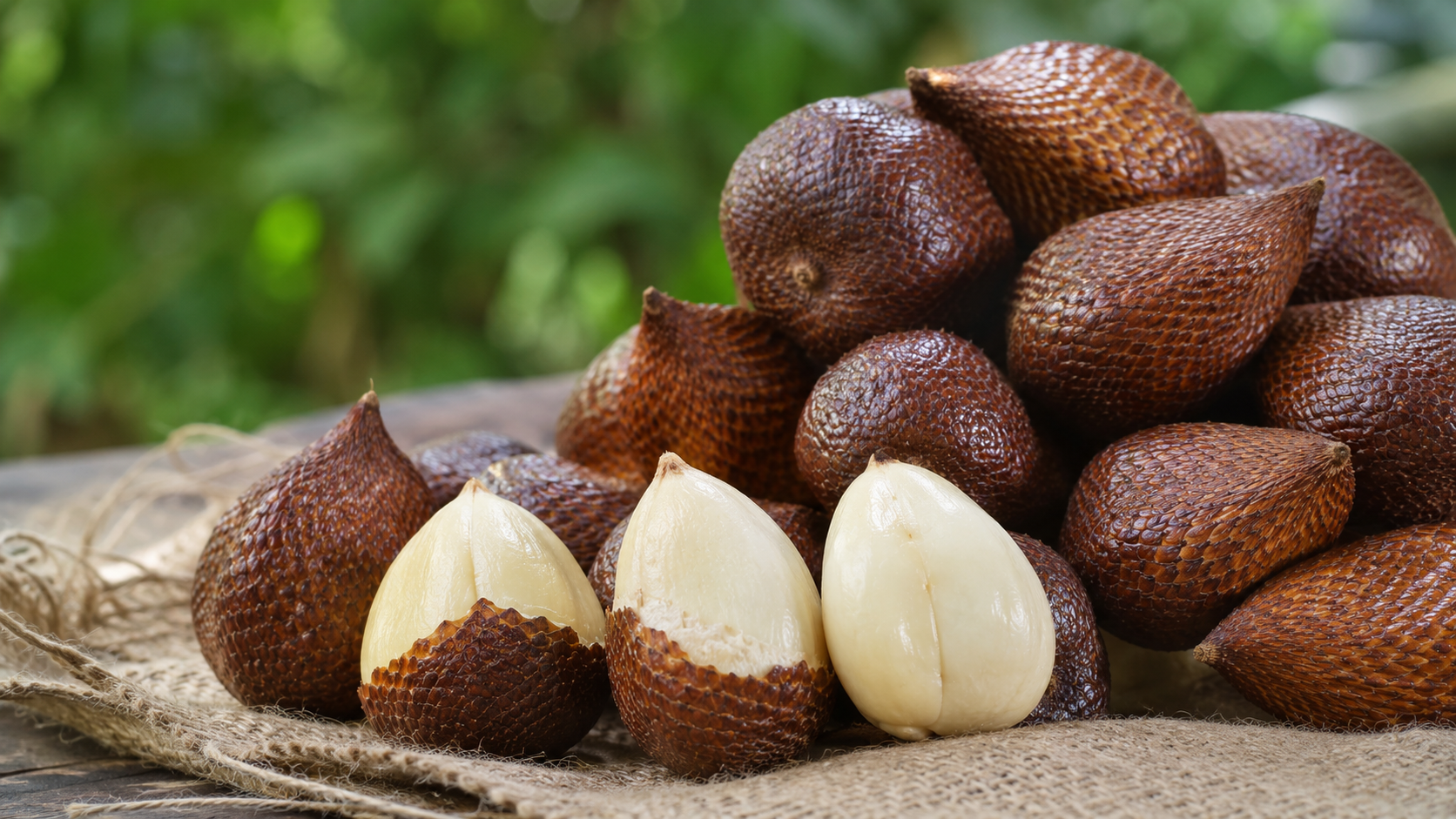 Manfaat Buah Salak bagi Kesehatan: Buah Unik Nusantara dengan Kandungan Nutrisi Menyehatkan