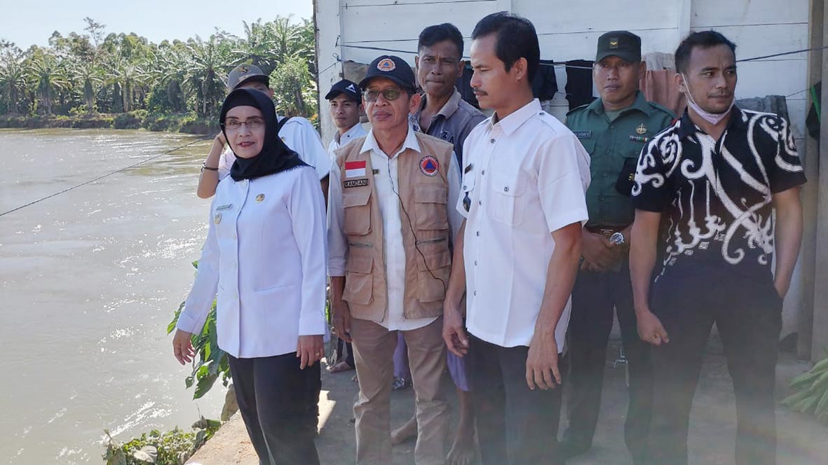 Rumah Nyaris Jatuh ke Sungai Selagan, Berharap Wabub Ada Solusi