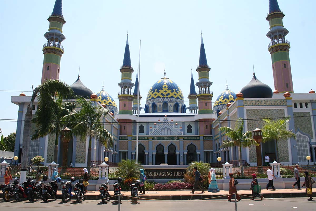 Masjid Agung Tuban: Banyak Dikunjungi Wisatawan Karena Keindahan Arsiteknya