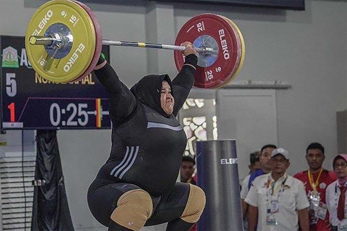 Gemilang! Nurul Akmal Sabet Emas dan Pecahkan Rekor, Aceh Juara Umum Angkat Besi PON 2024