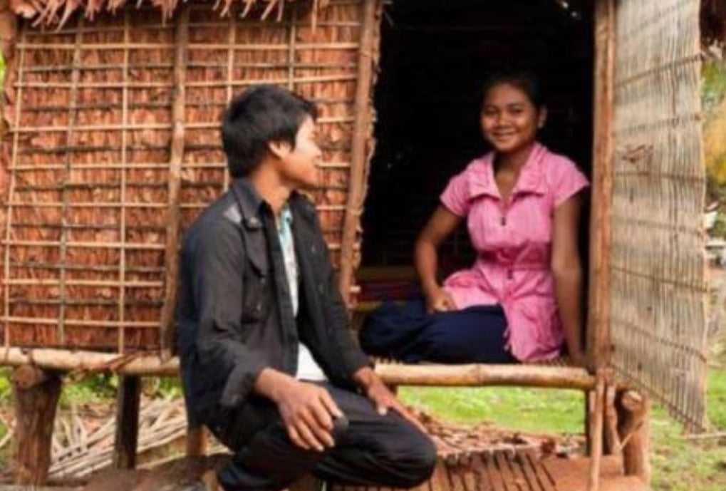 Cara Mencari Jodoh Suku Kreung, Gadis Tinggal di Pondok Cinta Bebas Mengajak Tidur Bersama