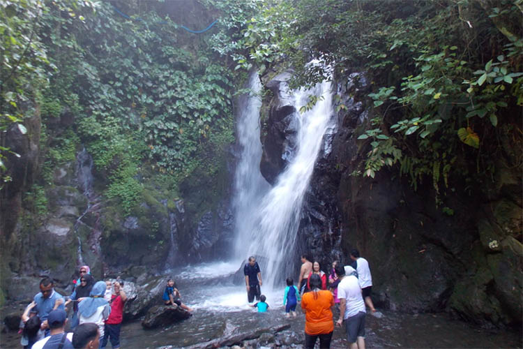 Ini Pesona Wisata Air Terjun Suban di Rejang Lebong Bengkulu, Cuacanya Dingin tapi Air Kolamnya Panas