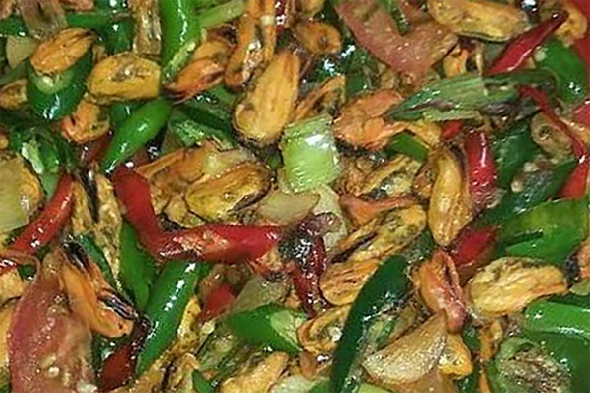 Pedas, Gurih dan Bikin Nagih, Resep Kerang Cabe Hijau Ini Bikin Boros Nasi