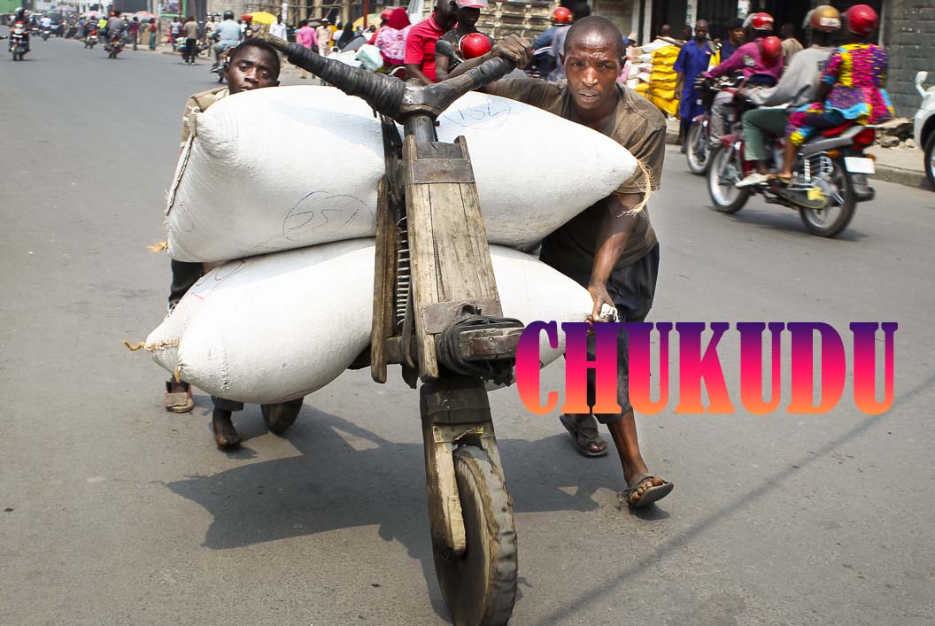 Sejarah Chukudu, Motor Tanpa Mesin Dari Kayu Mampu Untuk Angkut Barang