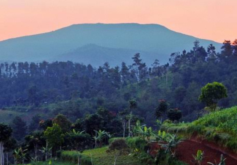 Misteri Gunung Tangkuban Perahu, Dihuni Wanita Misterius Mencari Selendang