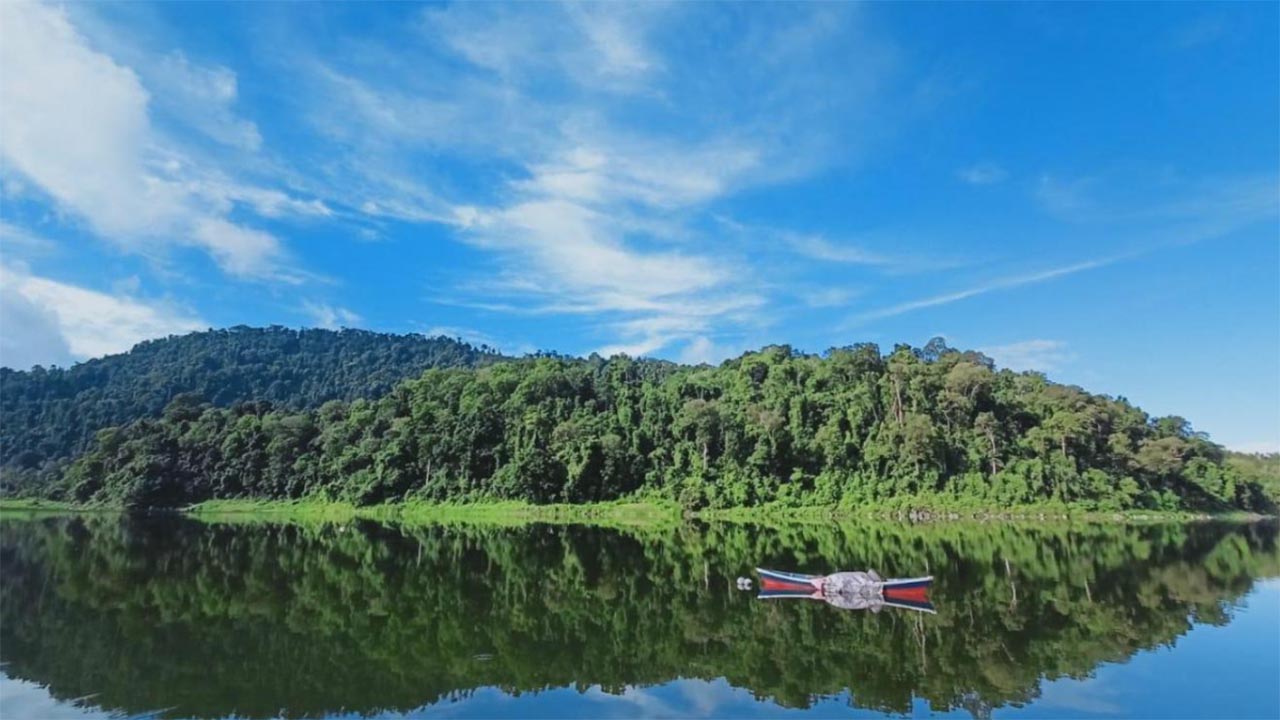 Tersembunyi di Aceh, Beginilah Keindahan Alam Danau Aneuk Laot